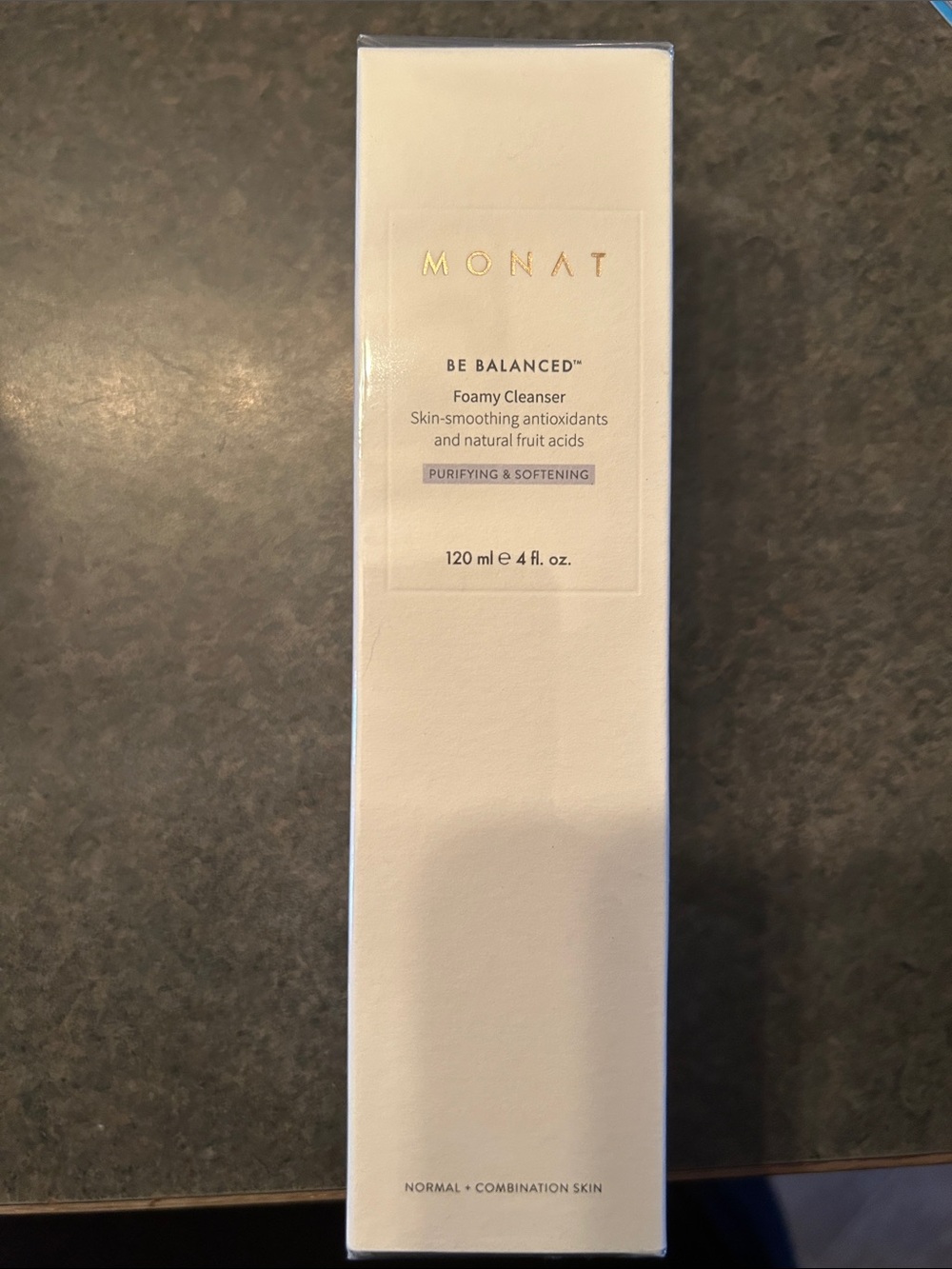 MONAT Be Balanced Foamy Cleanser — White